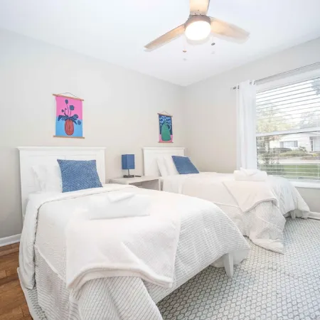 Spacious Pool Home 3 Miles to UF!