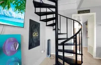 Urban Retreat near Downtown, Airports, NASA: 2floors 2brm 2bth   Wshr & dryer Hotels in North Houston
