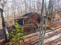 3 miles from Wolf Creek Dam! Boat and camper parking available