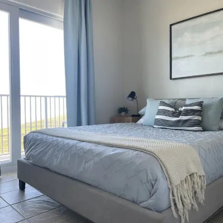 BEAUTIFUL CONDO - AMAZING BEACH VIEW FROM PRIVATE BALCONY