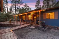 Surrounded by Pine Trees / Wildlife / Peaceful / Nearby Hikes