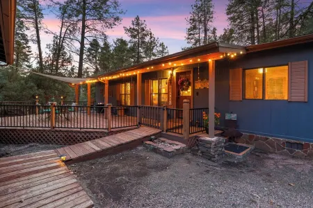 Surrounded by Pine Trees / Wildlife / Peaceful / Nearby Hikes Отели в г. Пайн