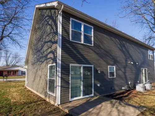 Classy, Charming, Comfy 2 BR Các khách sạn ở Tippecanoe County