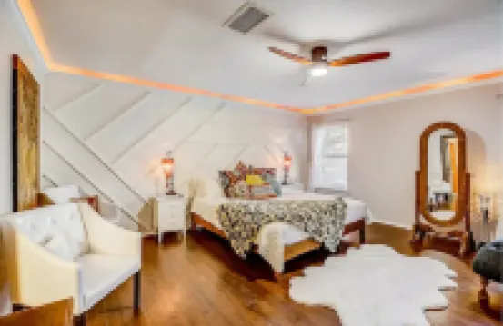 North Austin Gem! The Way a Vacation Rental is Supposed to Be. Great Vibes!