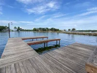 New!!! Entire beautiful lake house on a quiet cove