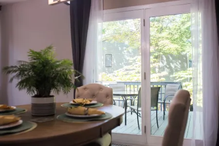 Urban Woodland at High Point Отели рядом с достопримечательностью «High Point University»