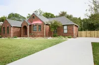 Cozy ranch house that's 10-15 minute from Historic downtown & Arrington Vineyard