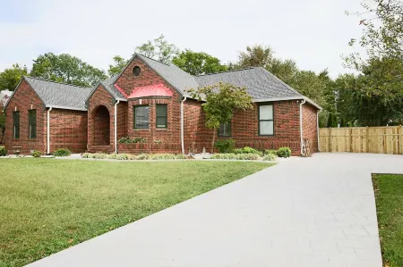 Cozy ranch house that's 10-15 minute from Historic downtown & Arrington Vineyard