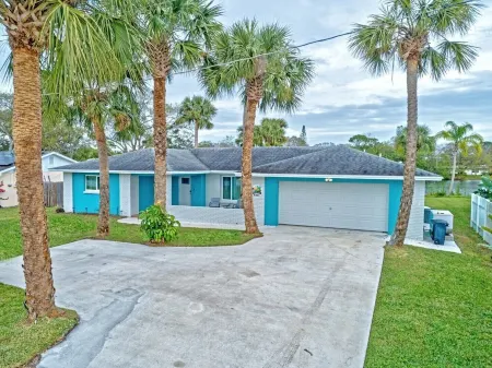 Turquoise Turtle - Private Heated Pool: Relax & Enjoy