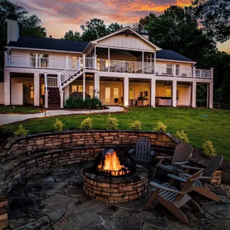 NEW Luxury Lakefront Home with Swim Dock, Hot Tub and Pontoon Rental