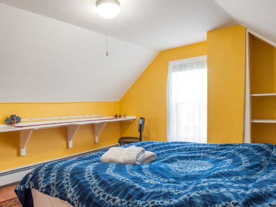 3 bedroom apartment next to T stop / off street parking