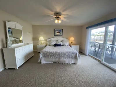 Idyllic Lake Front Condo for perfect peace & happiness