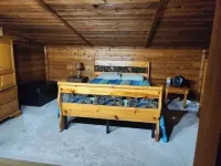Rustic River Cabin- Located Near the Illinois River!