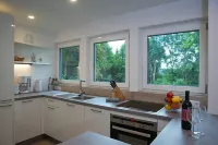 Moderne Wohnung im Grünen mit Privatem Garten Hotels in Donaueschingen