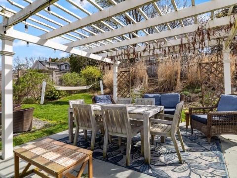 Sweet Mystic Retreat