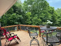 Shenandoah Riverfront Retreat! Fun for the whole family! Hotel a Page County