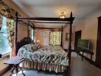 Sugar Magnolia House-Romantic Historic Home