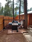 Newly remodeled cabin in the pines w/ firepit, redwood fenced yard, close hiking