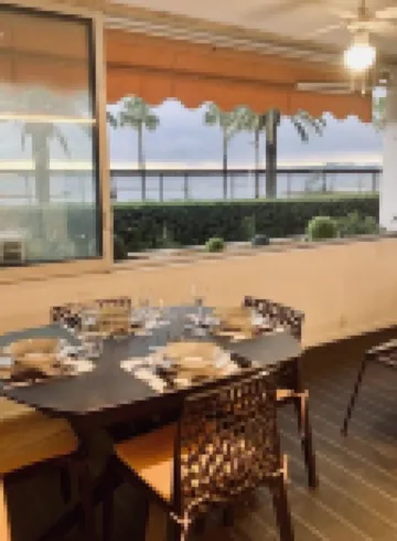 Magnificent 2/4-person beachfront apartment near CAP 3000
