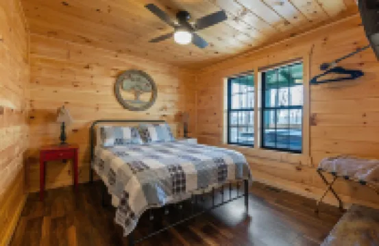 Ridge Top Cabin Retreat w/ Hot Tub & Game Room