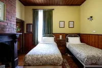 Central - Unique - Great history - Spacious -WI-FI