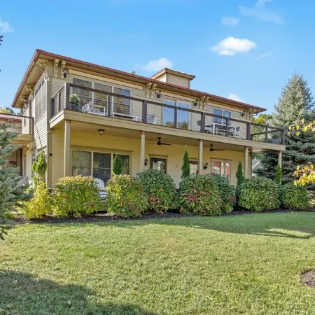 Lake View Condo - Walk to Saugatuck