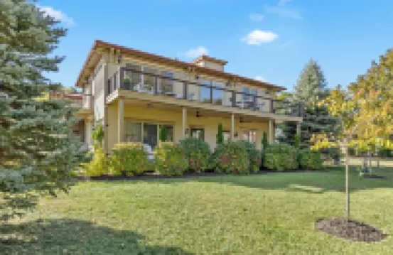 Lake View Condo - Walk to Saugatuck
