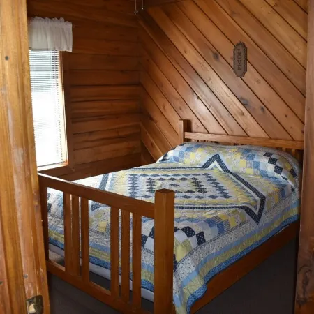 Country Cabin within minutes of the New River Gorge National Park & Preserve.