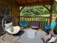 Gîte Le Pigeonnier in Montignac-Lascaux, large garden, private heated swimming pool