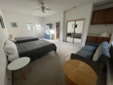 LAKEMONT PINES  •  Big Family Home  • AC • DOG + RV's Hotels in Arnold