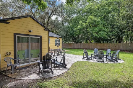 Cottage By UF - Walk to Stadiums, Campus and Midtown