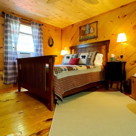 ★ Smokies Cabin Tree House Retreat, Pet-Friendly ★