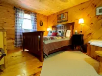 ★ Smokies Cabin Tree House Retreat, Pet-Friendly ★ - Chalets