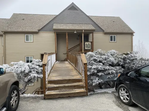 Luxury condo, slope side located at the top of Sugar Mountain. GREATVEIWS!