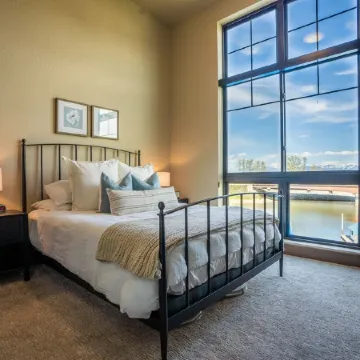 Upscale Lakeview Condo in Downtown Sandpoint
