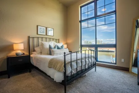 Upscale Lakeview Condo in Downtown Sandpoint