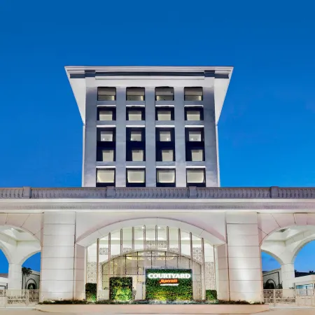 Courtyard by Marriott Bengaluru Hebbal Отели рядом с достопримечательностью «Технопарк Маньята»