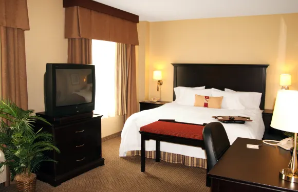 魁北克拉瓦爾希爾頓歡朋套房酒店