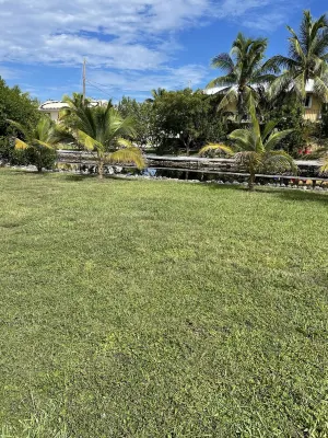 Amazing Pool & Canal Ground Level Home, Ocean access