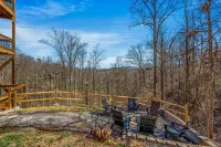 Mountain Serenity Cabin w. Fire Pit, Hot Tub, Game Room and Mtn Views Hotels near Kear's Broom Shop