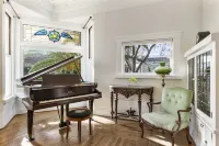 SJ Landmark The Hensley House Master Suite with Bathtub Unit 1