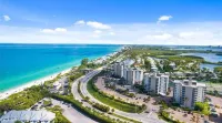 Bonita Beach & Tennis-Completely Remodeled/Fireplace-Steps to Beach & Restaurant