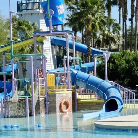 Beautiful private 4 bedroom resort (4th is a Den/Bed combo  Heated pool & spa