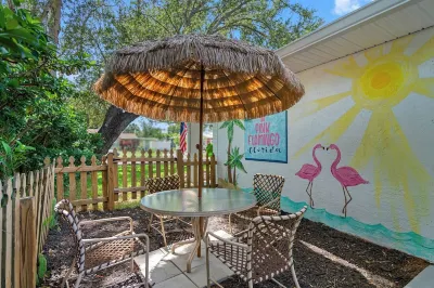 New - Beach House Minutes to Anna Maria Island Các khách sạn gần 11th Street Gallery