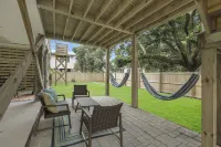 Luxury Beach Haven on Folly! Just 2 Blocks to both the Beach & Center St! Hotels near Folly Beach