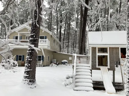 Family and Pet-Friendly, Waterfront with Pier