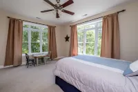 6000sf Luxury Home on Main Lake Cove – minutes off I-85