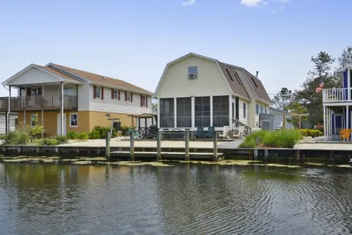 Imagine Staying at This Quiet Water Front Beach Cottage - Family + Bikes, Canoe Hotels in South Bethany