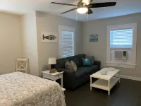 Studio #4 - Within Steps to Downtown Lake Worth Beach
