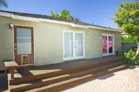 Sleek, recently renovated mid-century modern house in Venice/Mar Vista